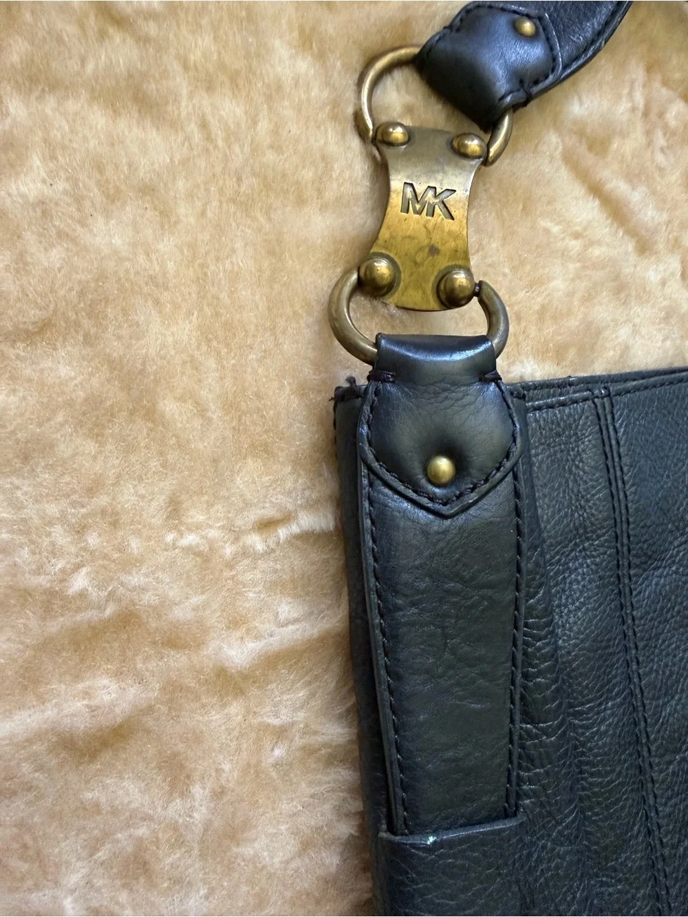 Micheal kors Classic Black Leather Hobo Bag - Spacious Everyday Tote